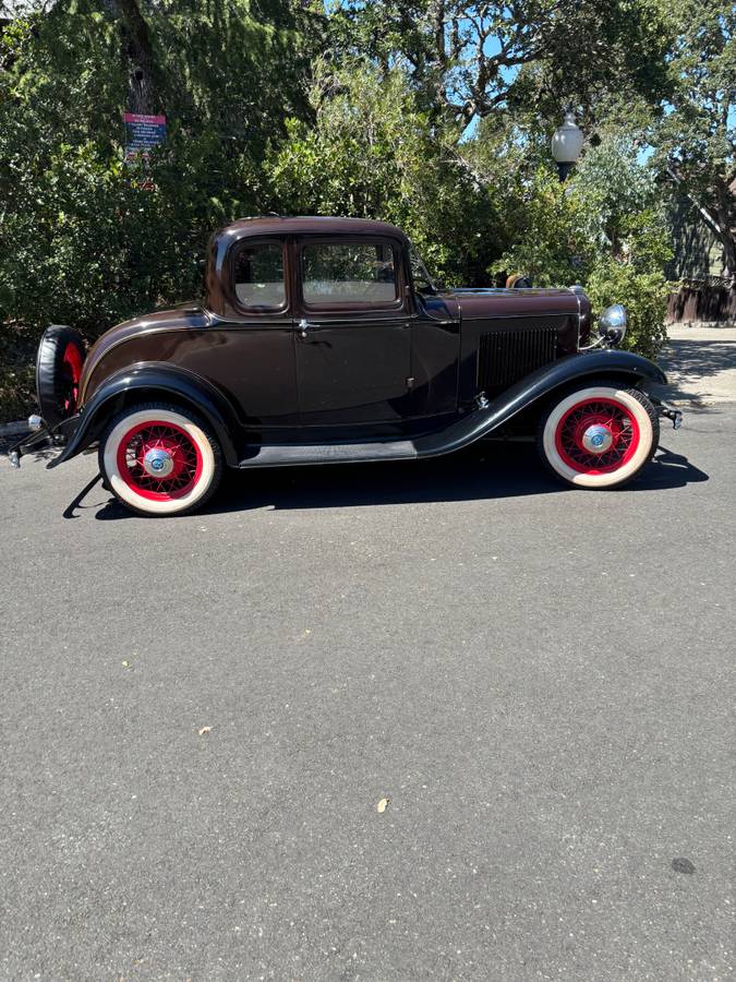 Ford-5-window-1932-brown