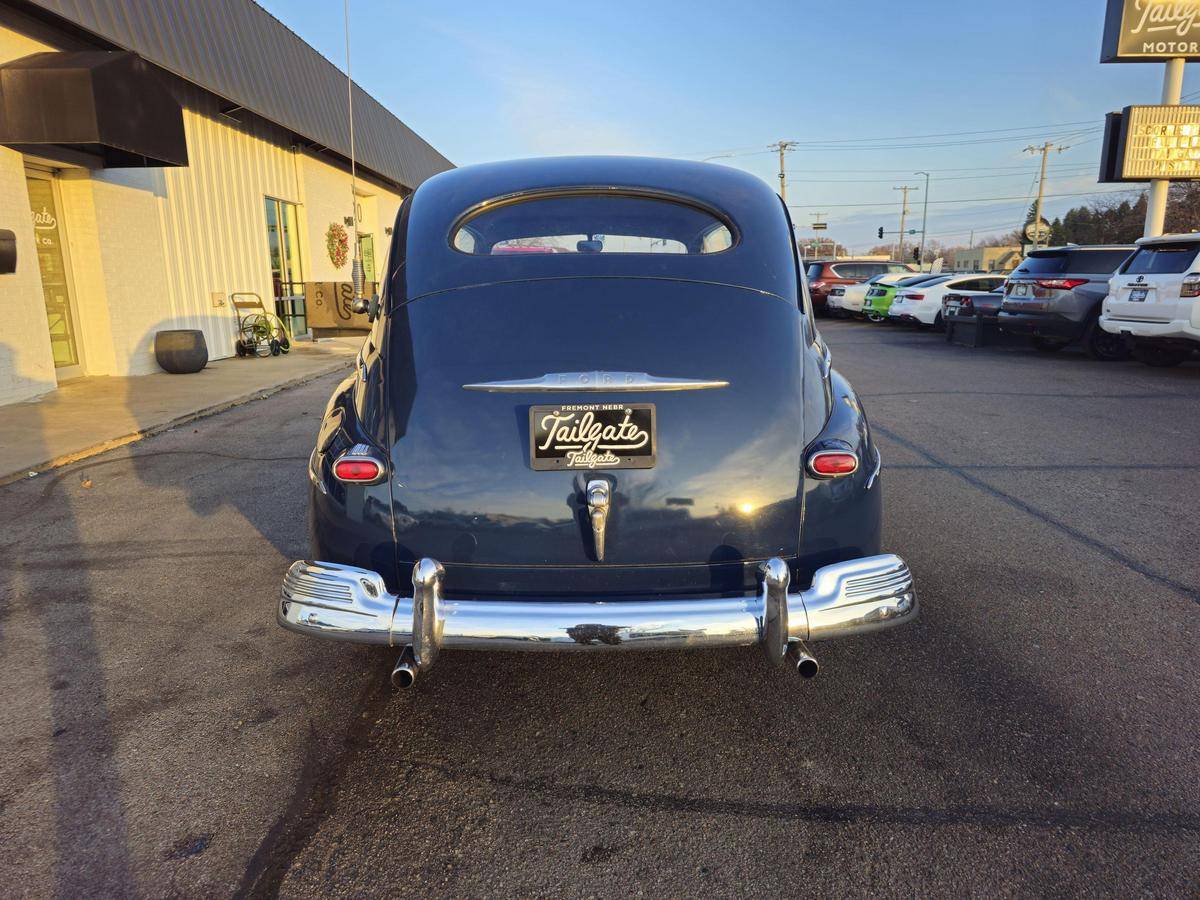 Ford-89a-super-deluxe-1948-blue-7