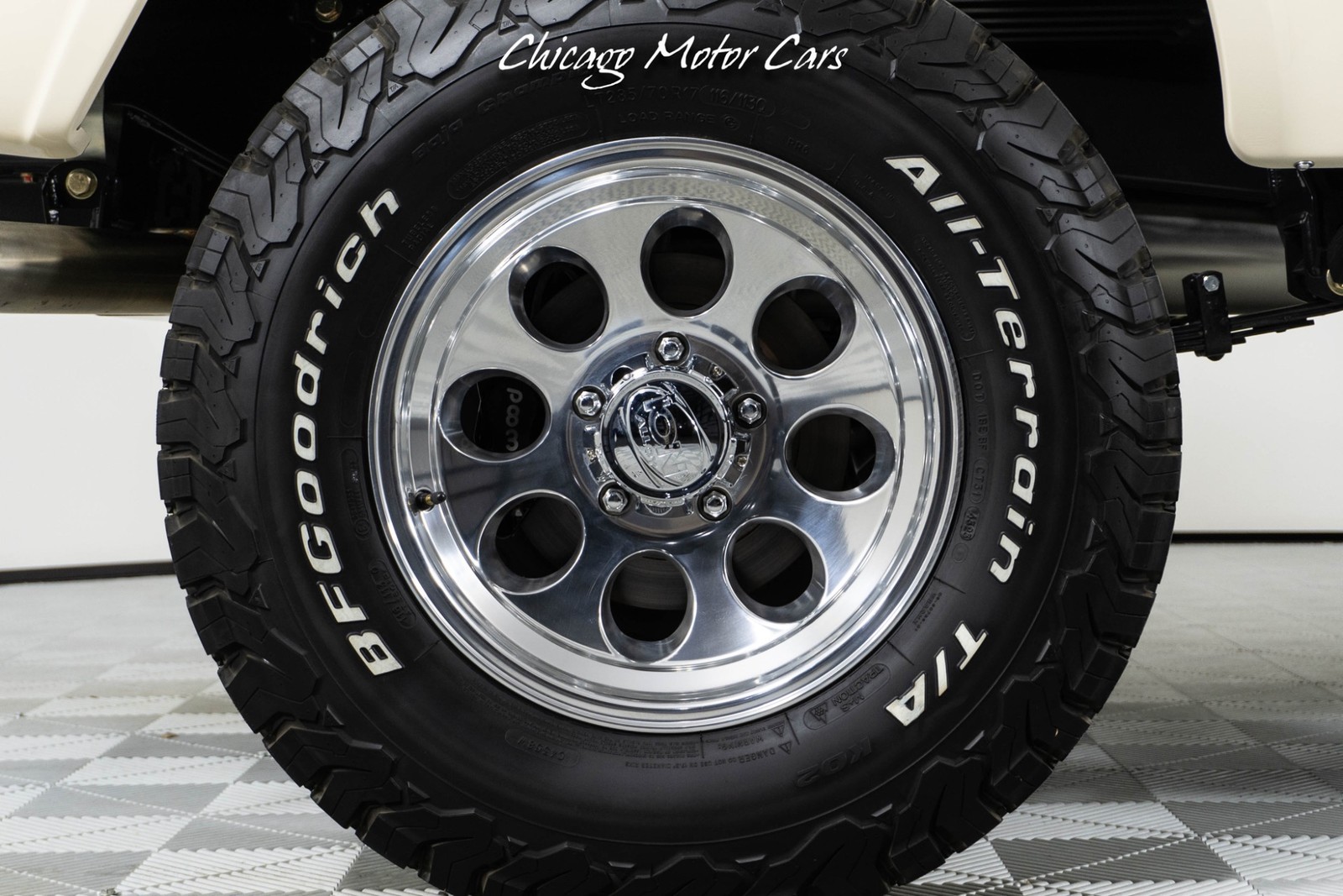 Ford-Bronco-1966-SUV-10