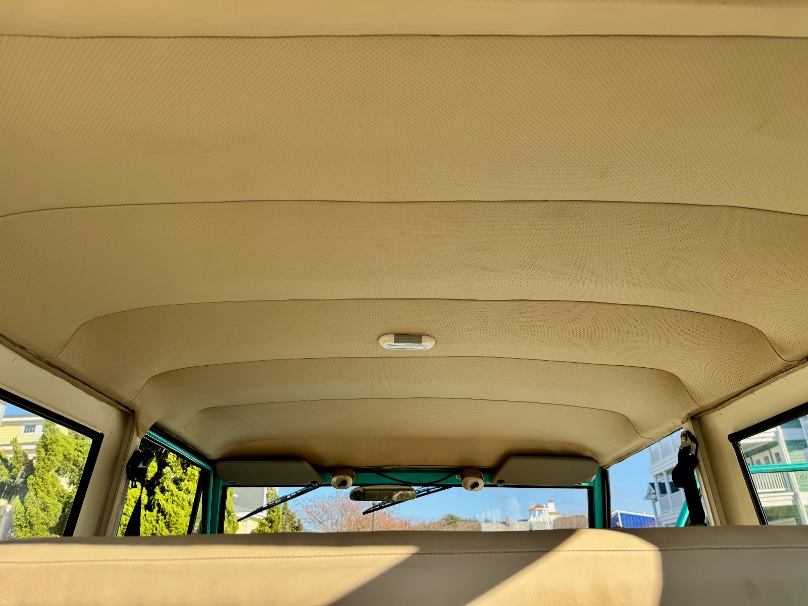 Ford-Bronco-1966-SUV-11