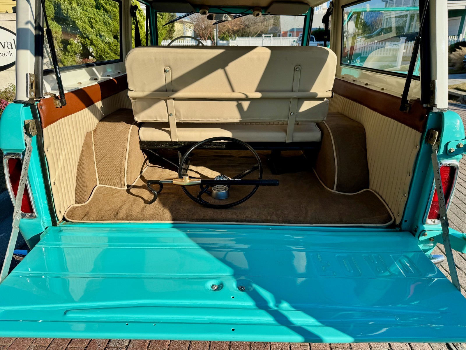 Ford-Bronco-1966-SUV-12