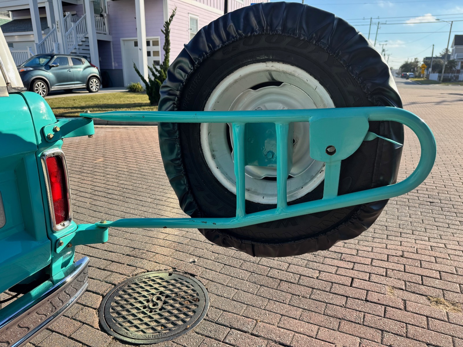 Ford-Bronco-1966-SUV-13