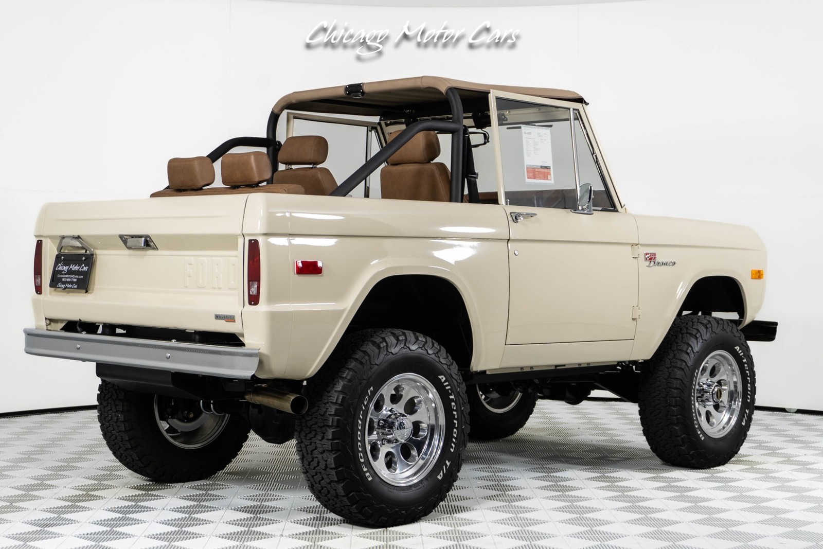 Ford-Bronco-1966-SUV-13