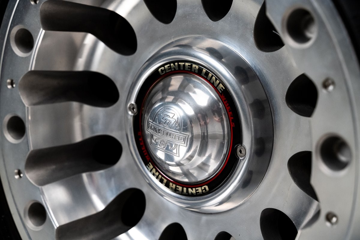 Ford-Bronco-1966-SUV-15