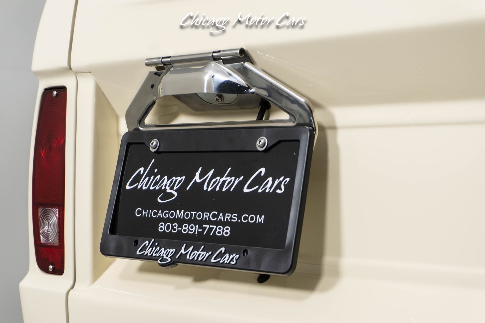 Ford-Bronco-1966-SUV-16