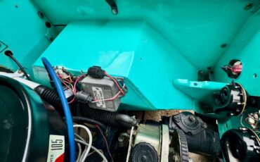 Ford-Bronco-1966-SUV-17