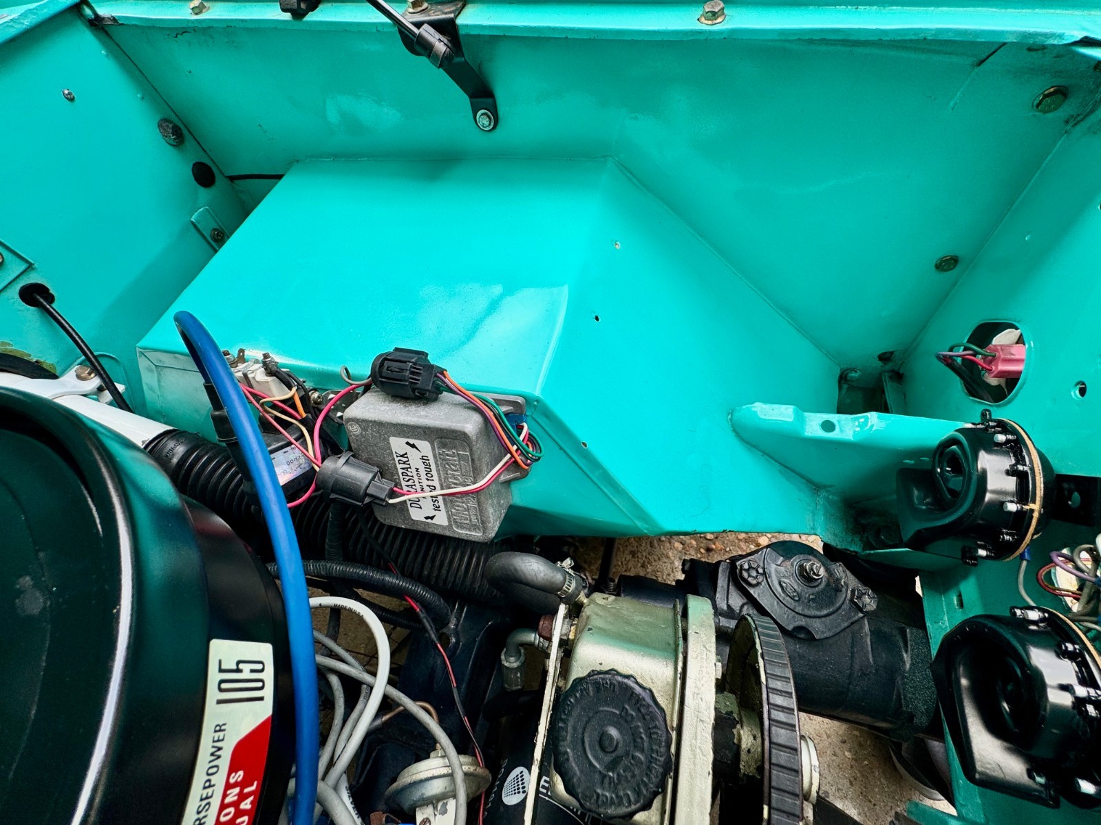 Ford-Bronco-1966-SUV-17