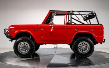 Ford-Bronco-1966-SUV-17