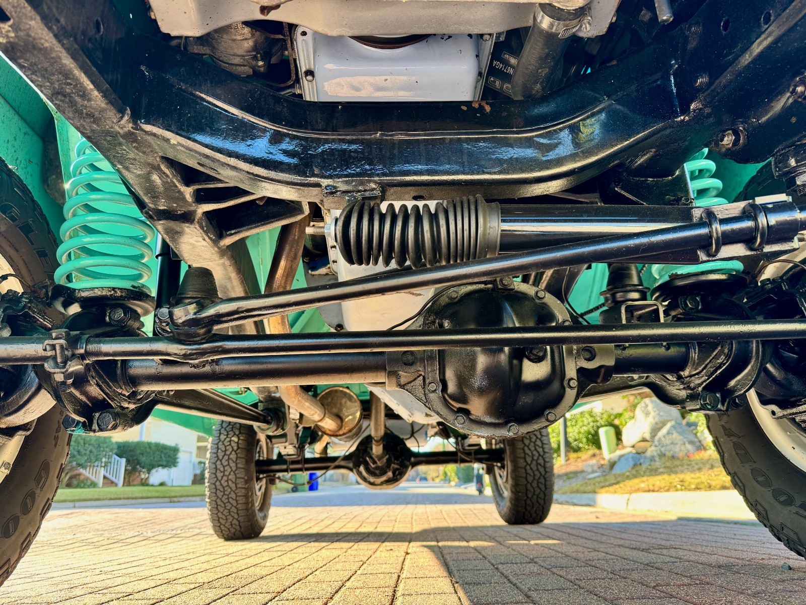 Ford-Bronco-1966-SUV-20