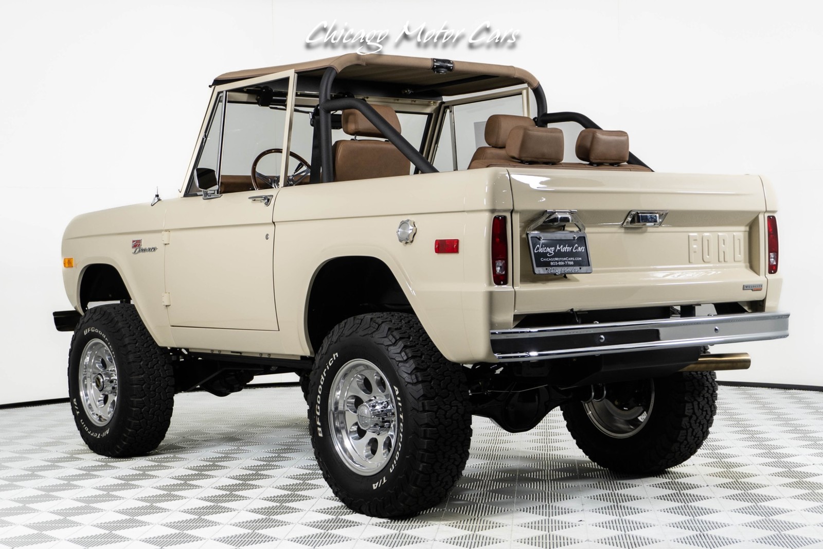 Ford-Bronco-1966-SUV-21