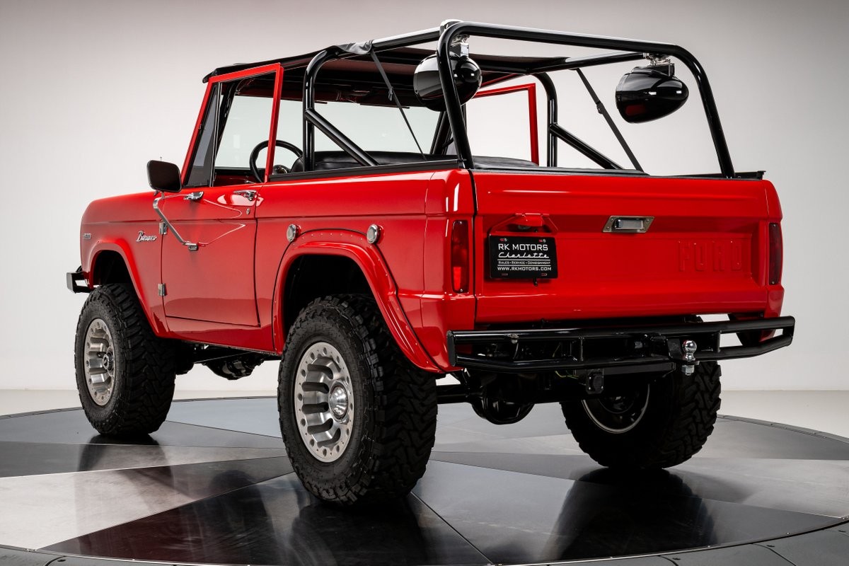 Ford-Bronco-1966-SUV-21