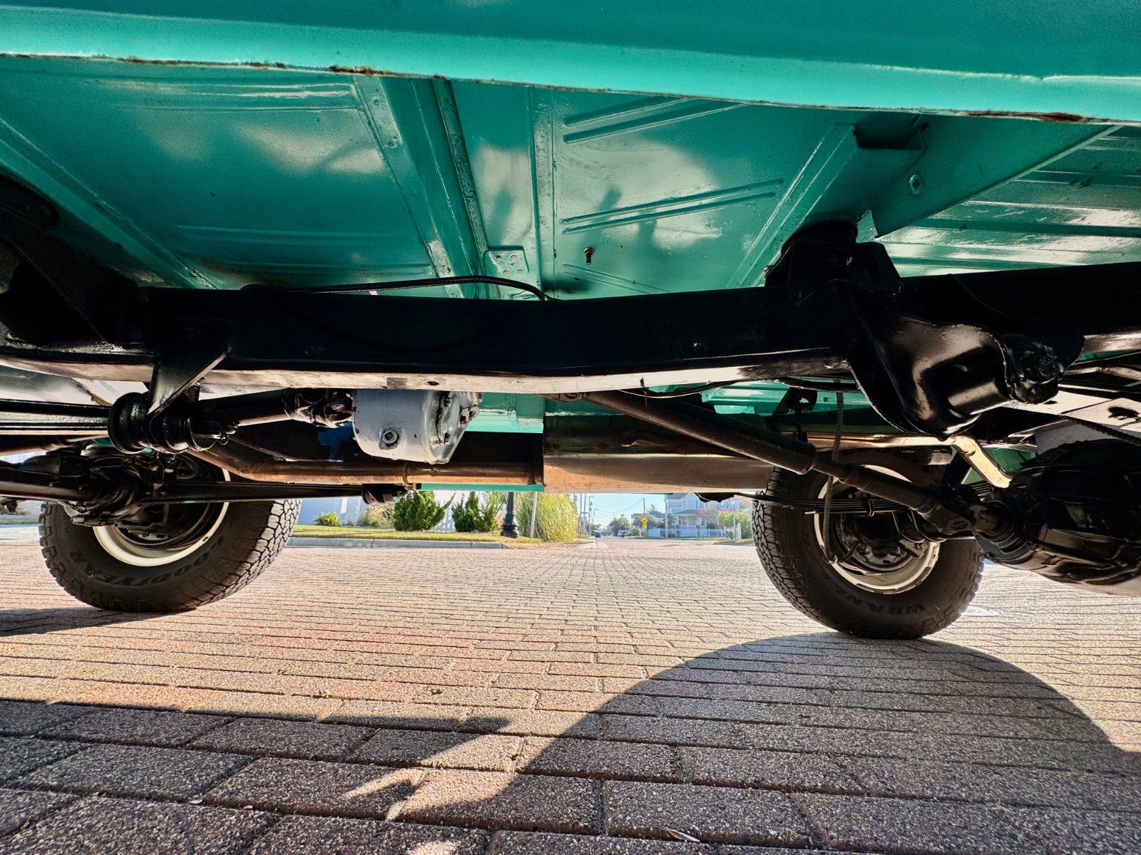 Ford-Bronco-1966-SUV-22