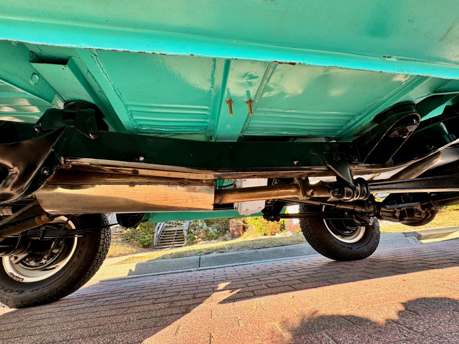 Ford-Bronco-1966-SUV-23