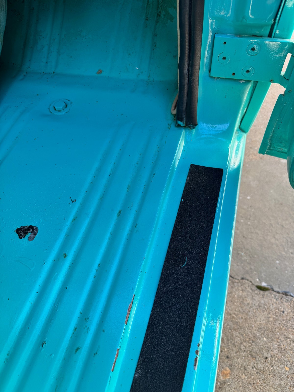 Ford-Bronco-1966-SUV-25