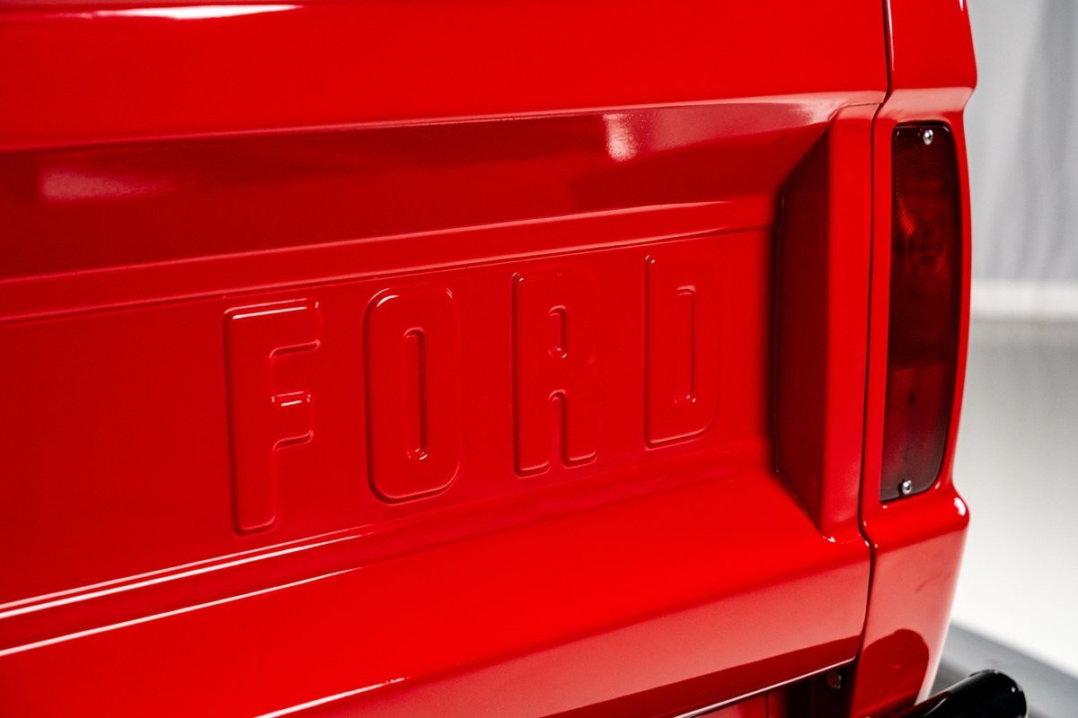 Ford-Bronco-1966-SUV-25