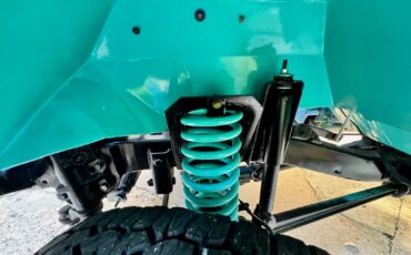 Ford-Bronco-1966-SUV-27