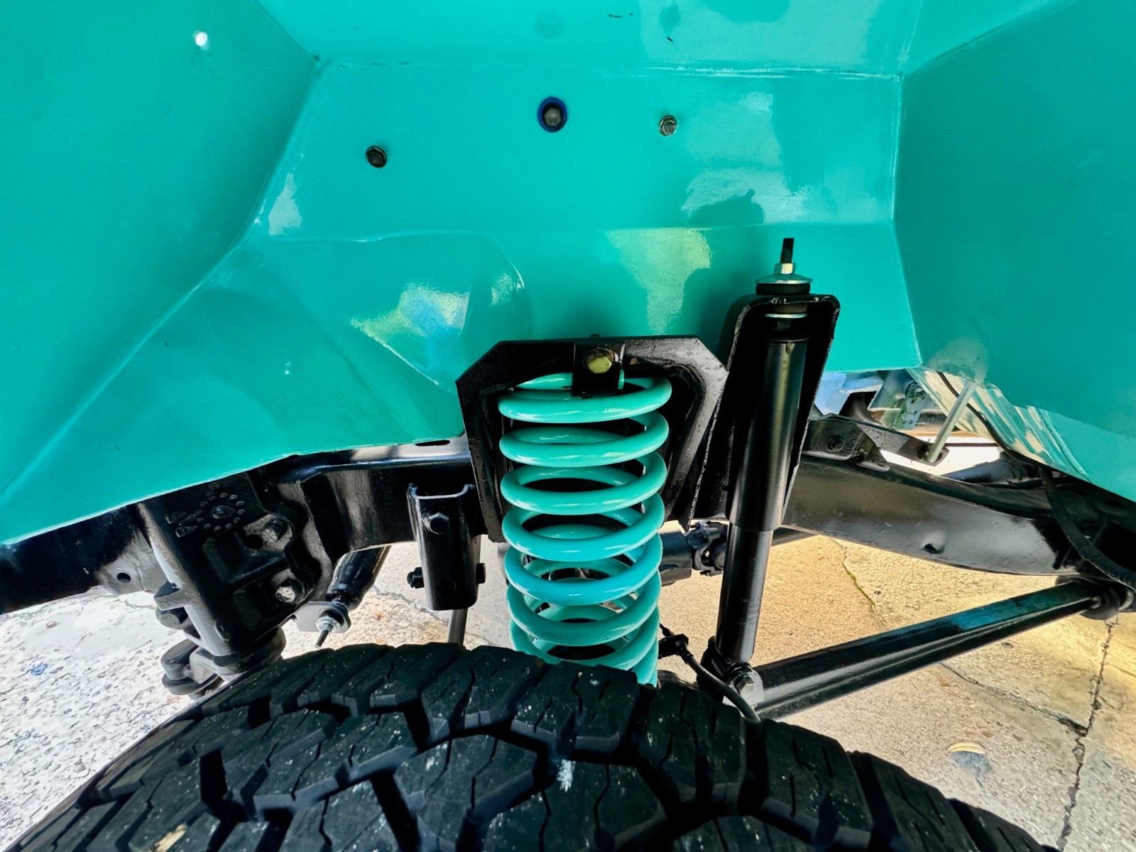 Ford-Bronco-1966-SUV-27