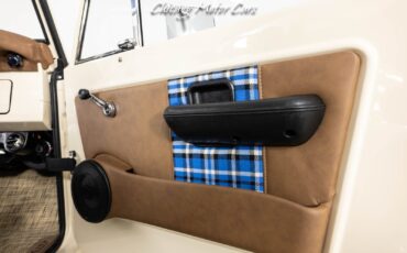 Ford-Bronco-1966-SUV-32