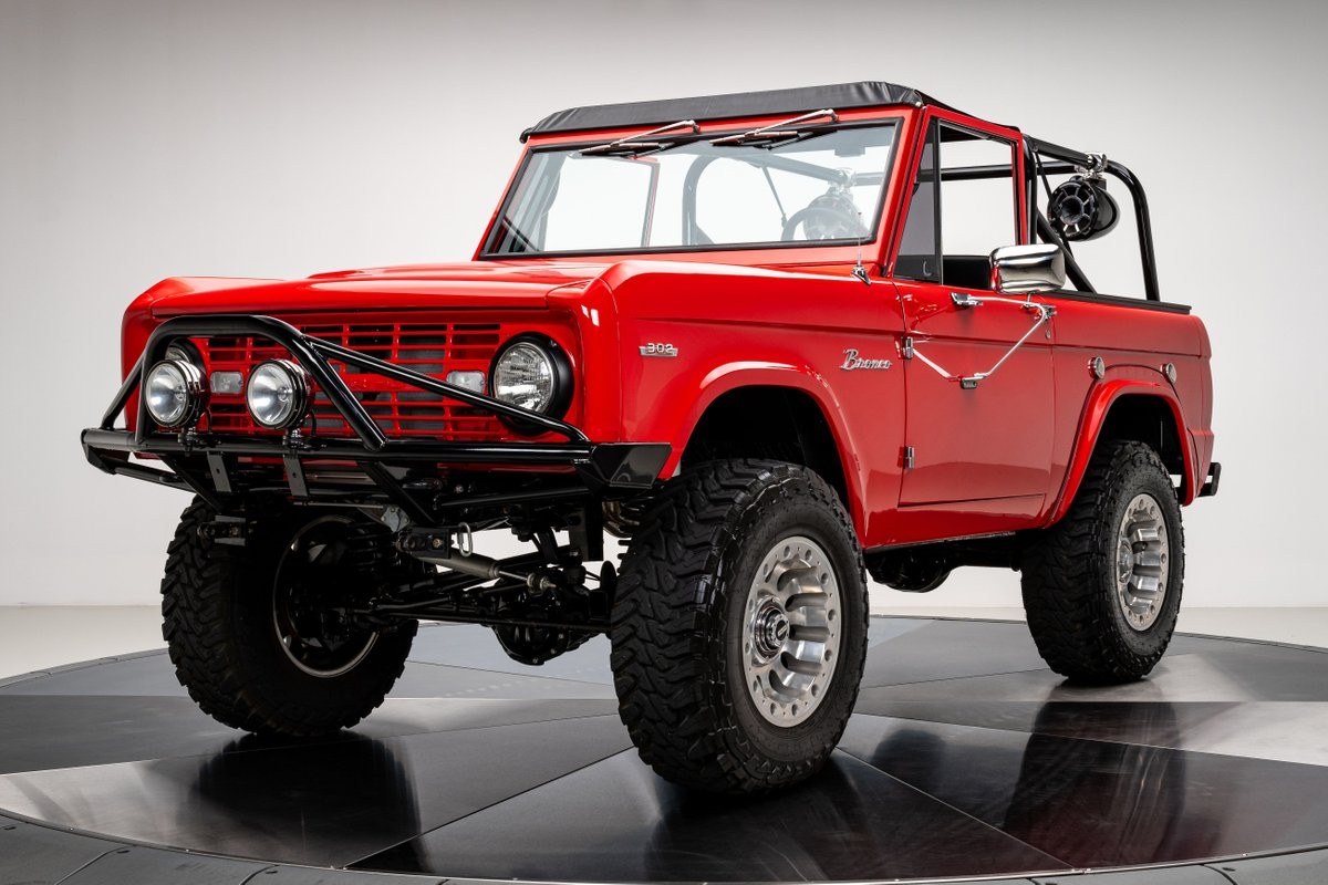 Ford-Bronco-1966-SUV-5