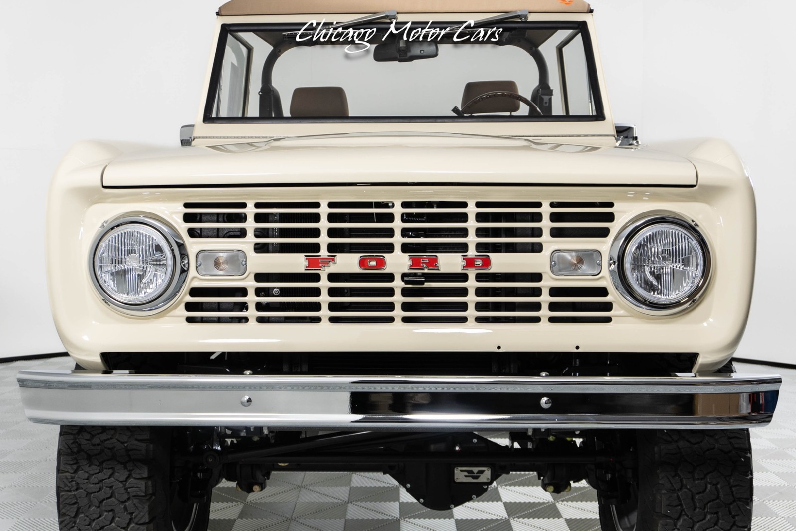 Ford-Bronco-1966-SUV-6