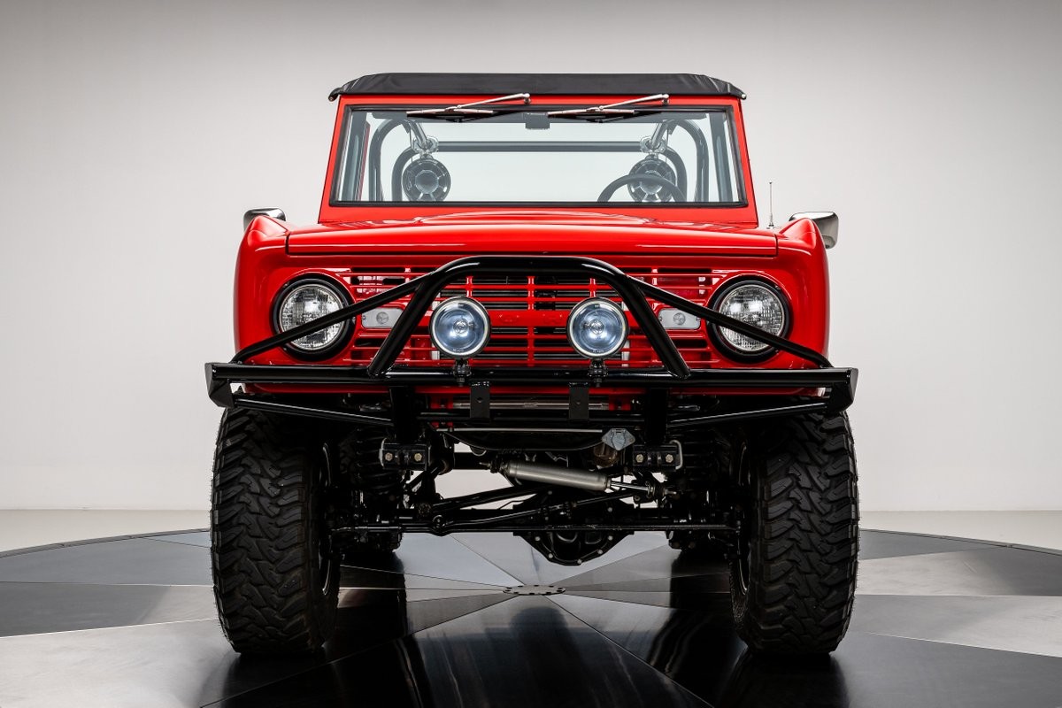Ford-Bronco-1966-SUV-6