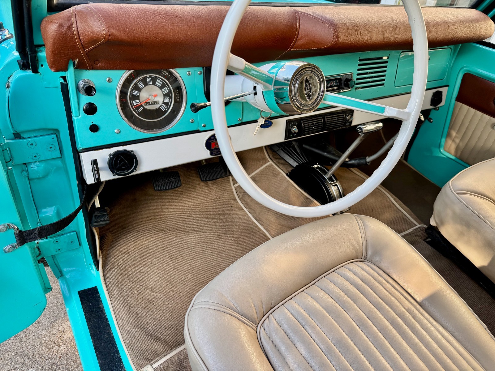 Ford-Bronco-1966-SUV-7