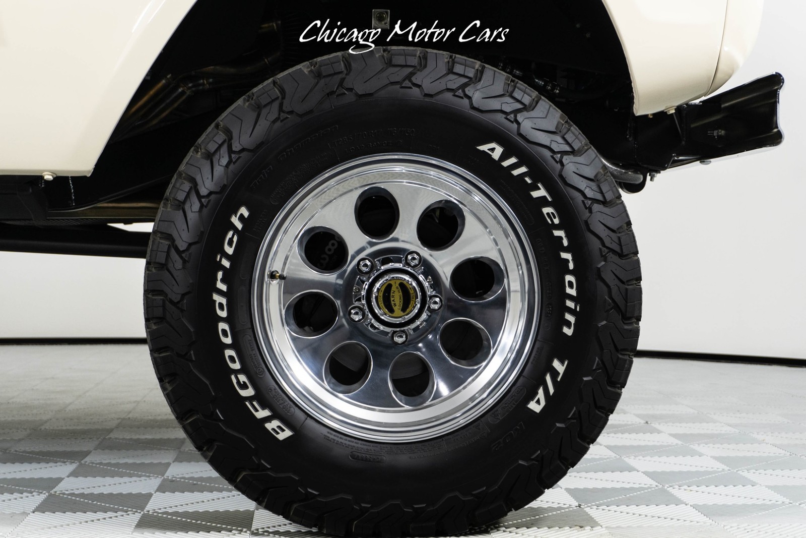 Ford-Bronco-1966-SUV-9