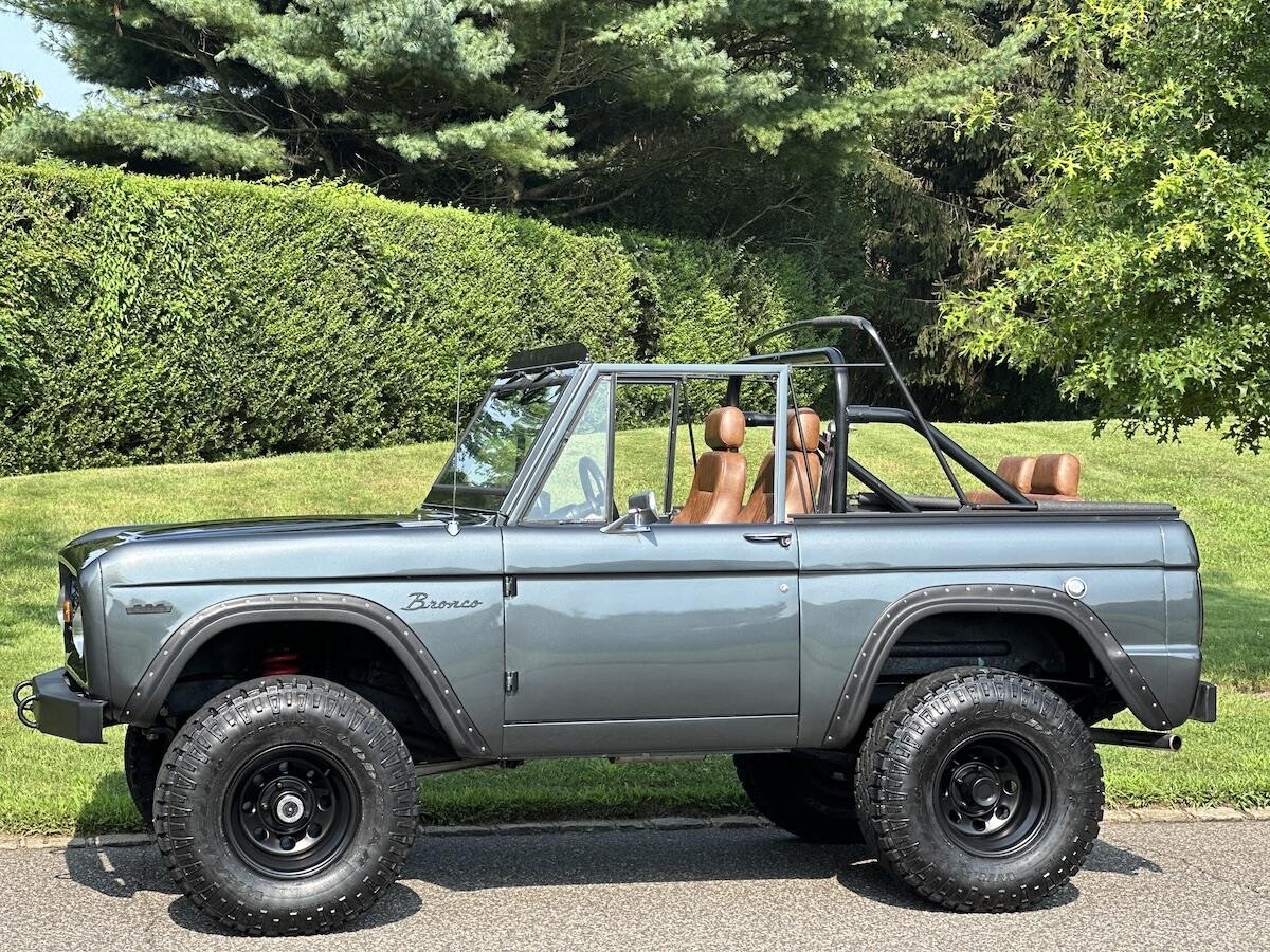 Ford-Bronco-1969-Convertible-27