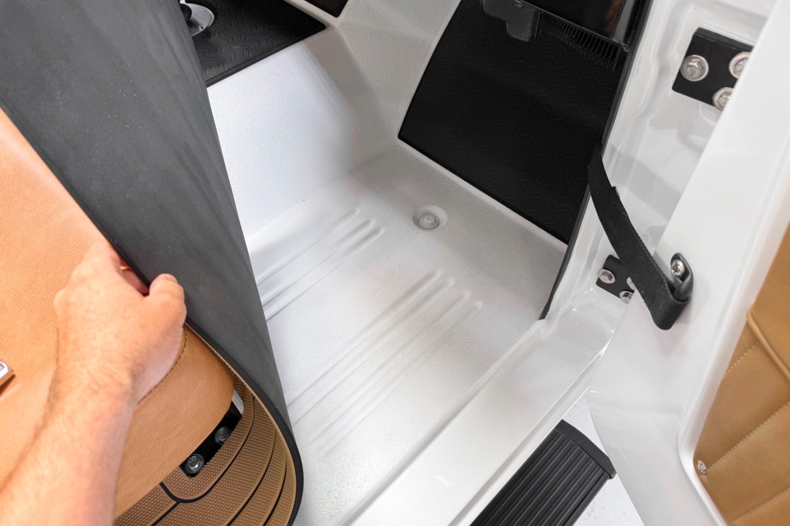 Ford-Bronco-1969-SUV-23