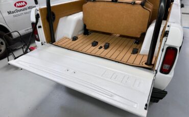 Ford-Bronco-1969-SUV-24