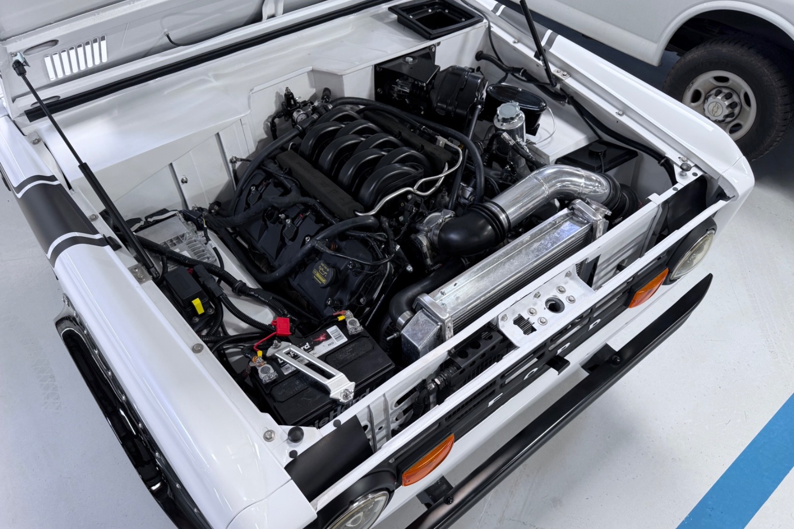 Ford-Bronco-1969-SUV-26