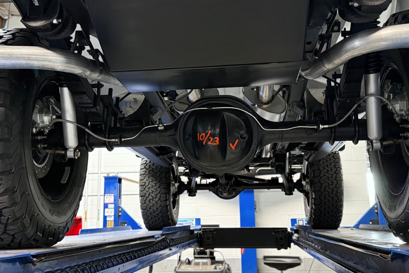 Ford-Bronco-1969-SUV-30