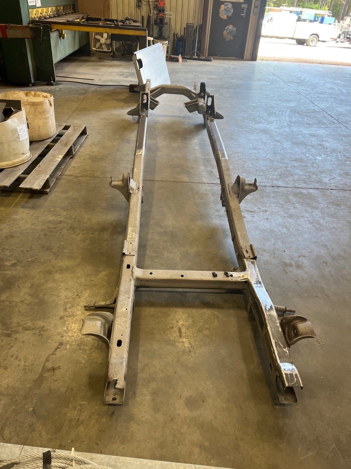 Ford-Bronco-1969-SUV-35