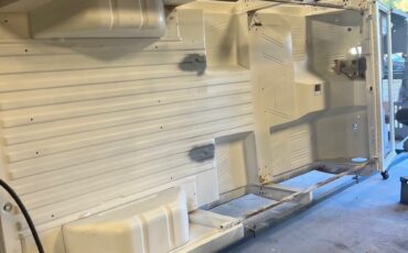 Ford-Bronco-1969-SUV-37