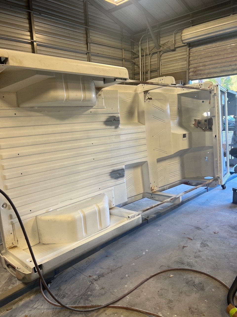 Ford-Bronco-1969-SUV-37