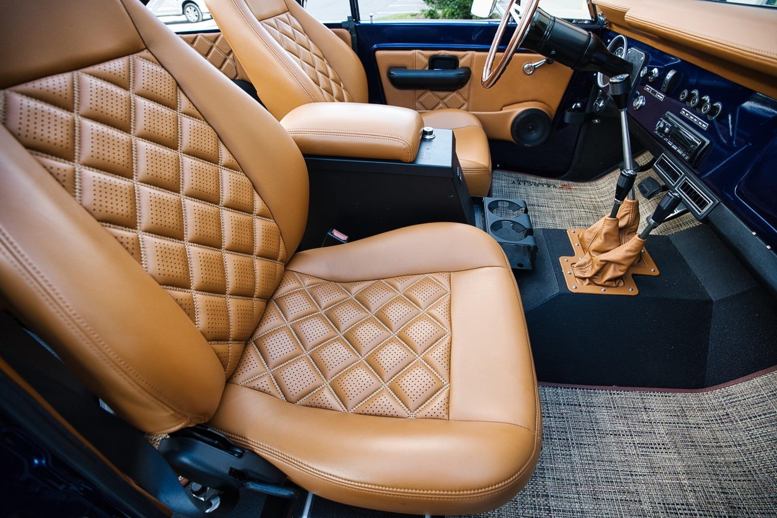 Ford-Bronco-1971-2-Door-15