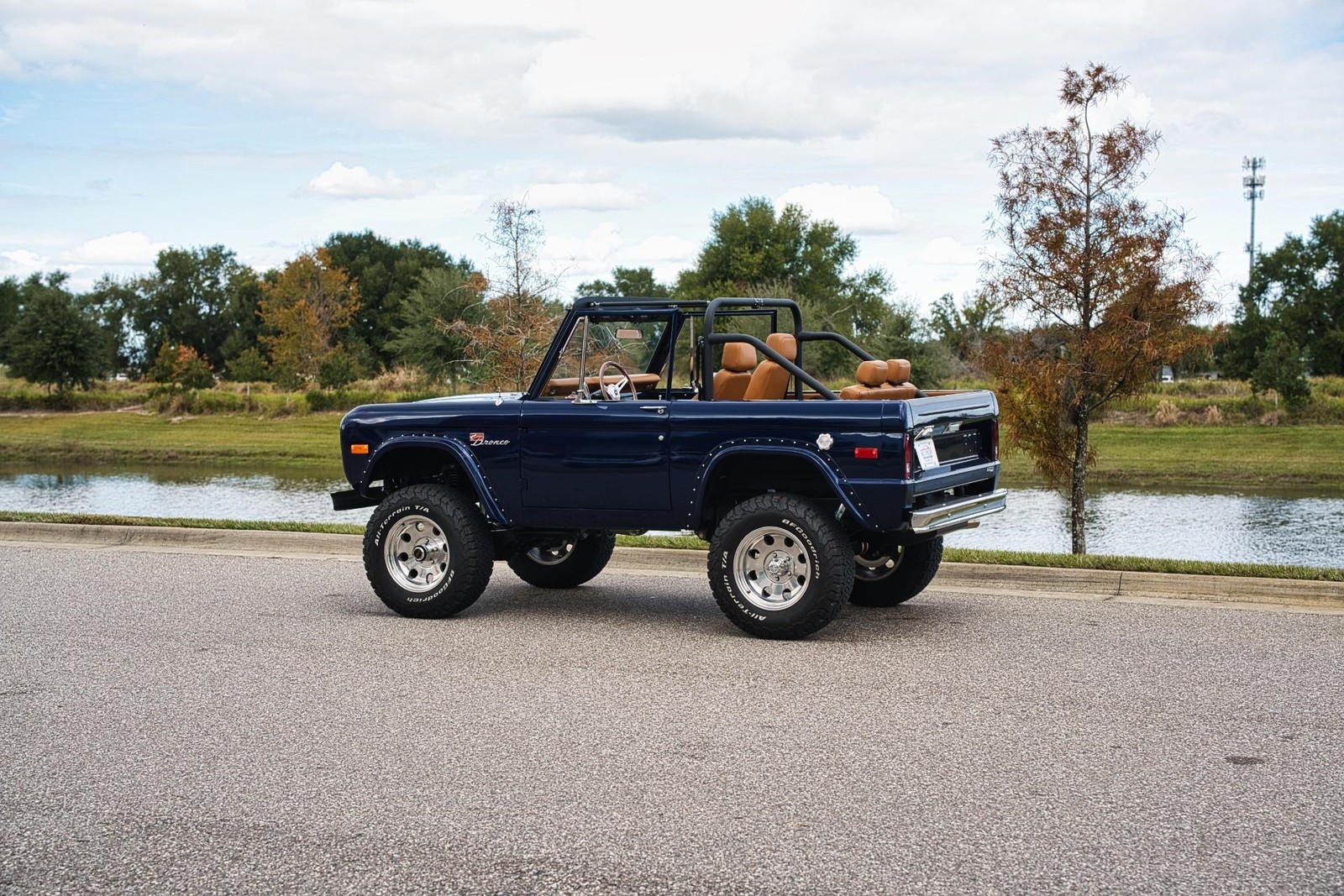 Ford-Bronco-1971-2-Door-20