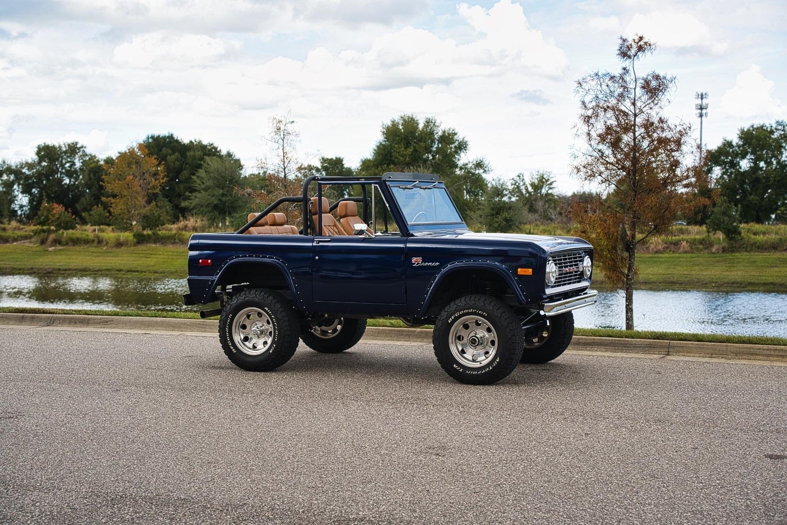 Ford-Bronco-1971-2-Door-38