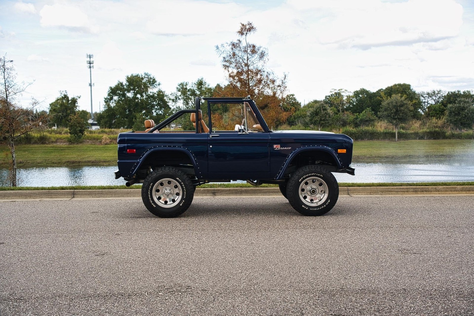 Ford-Bronco-1971-2-Door-6