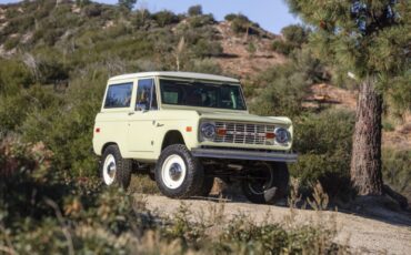 Ford-Bronco-1972-SUV