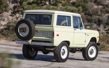 Ford-Bronco-1972-SUV-14
