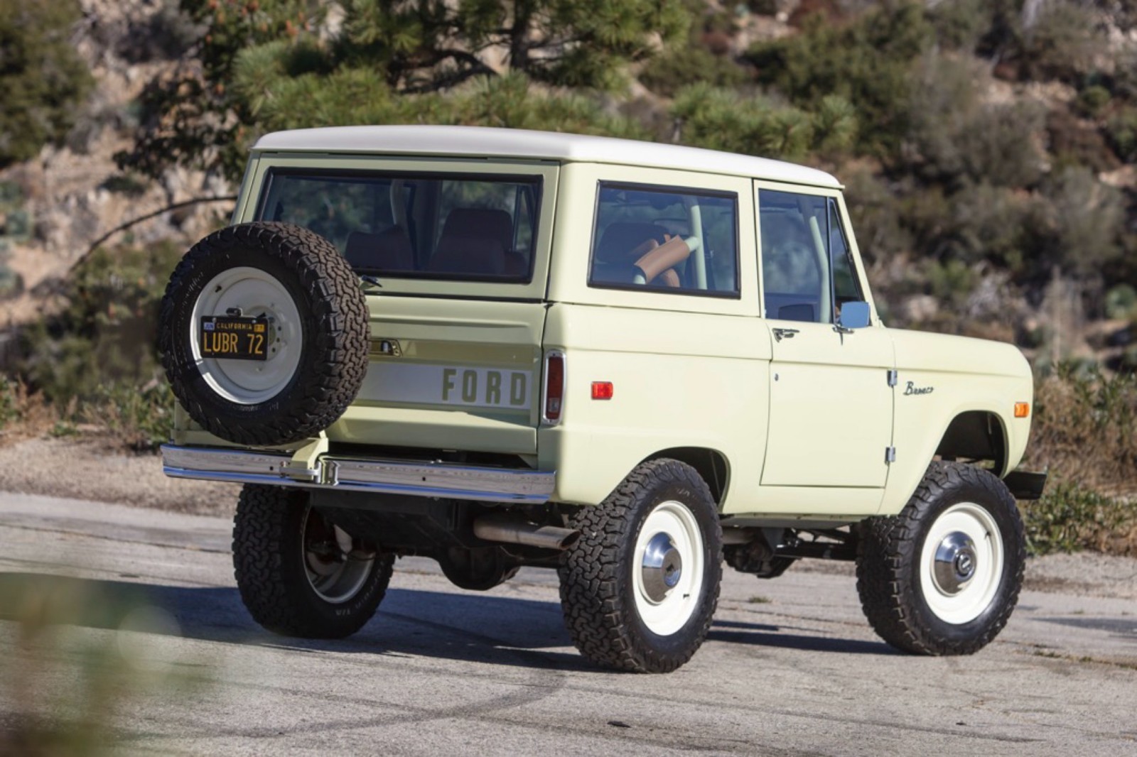 Ford-Bronco-1972-SUV-14