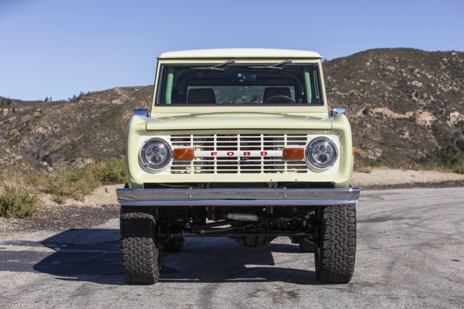 Ford-Bronco-1972-SUV-16