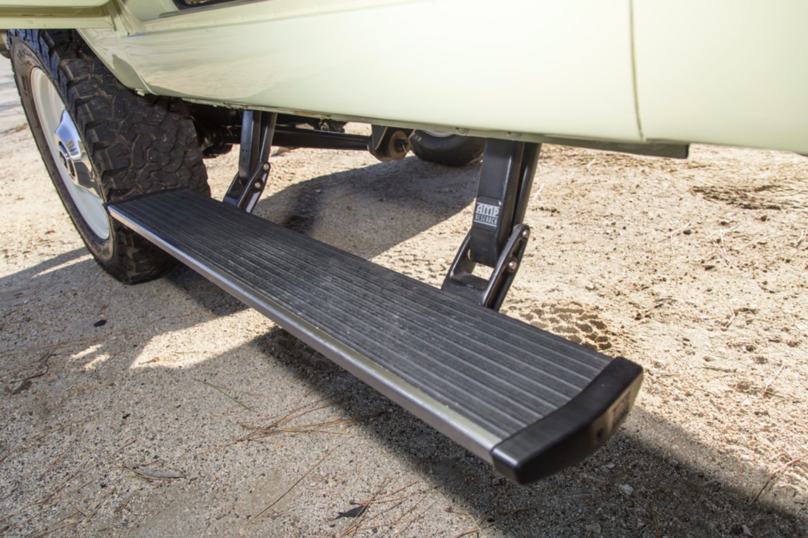 Ford-Bronco-1972-SUV-18