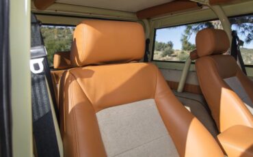 Ford-Bronco-1972-SUV-23