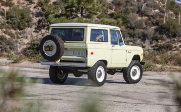 Ford-Bronco-1972-SUV-3