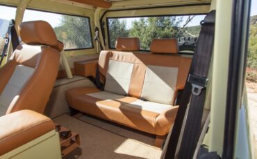 Ford-Bronco-1972-SUV-7