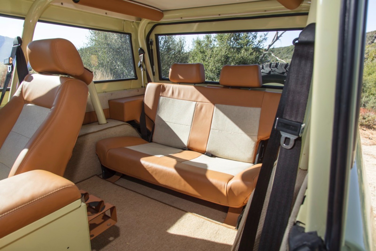 Ford-Bronco-1972-SUV-7