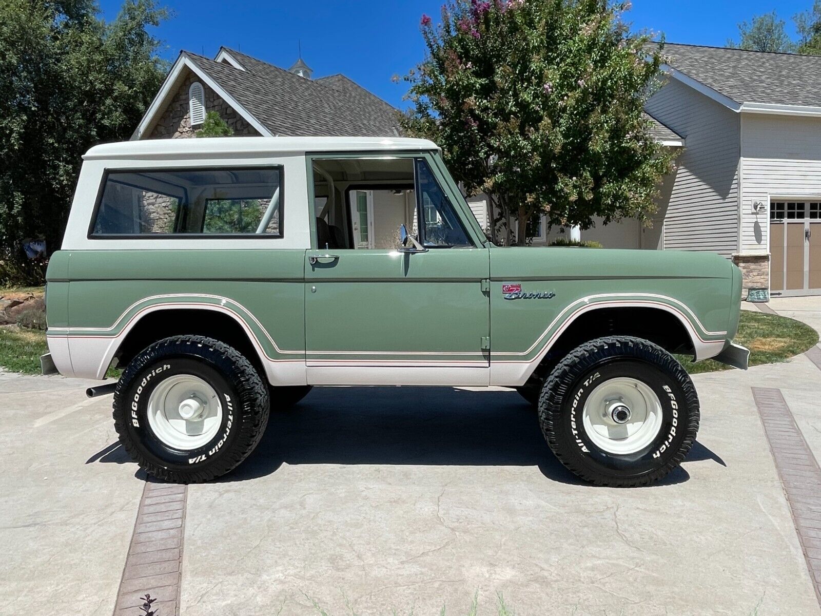 Ford-Bronco-1973-Convertible-1