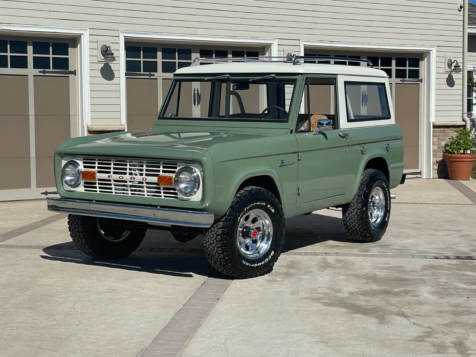Ford-Bronco-1973-Convertible-11